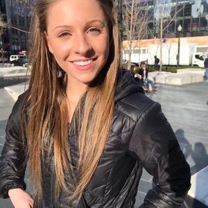 Meet your Posher, Eve